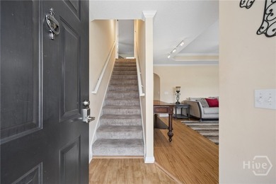 Welcome home to this beautifully maintained 3-bedroom - photo 4