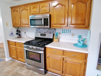A beautiful spacious garden home in the White Plains school - photo 8