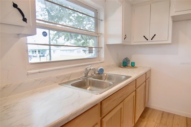 FOR SALE - 2 Bedroom/1 Bath single family home.  This is a - photo 12