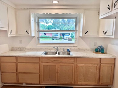 FOR SALE - 2 Bedroom/1 Bath single family home.  This is a - photo 13