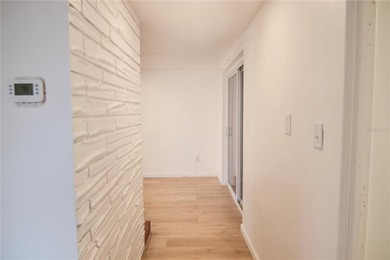 FOR SALE - 2 Bedroom/1 Bath single family home.  This is a - photo 20