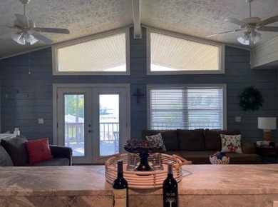 Stunning 6-Bedroom Waterfront Retreat with Breathtaking Views - photo 7