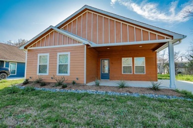 Cedar Creek Lake Home For Sale in Payne Springs Texas