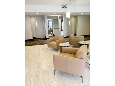 Experience luxury and convenience at 10 Canterbury Rd, Apt 1B - photo 12