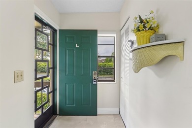 A well maintained, Move in ready, 3 bd, 2 bath unit with a - photo 13