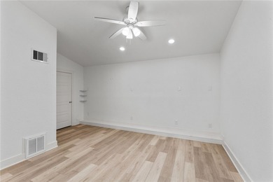 Gorgeous 4 bedroom, 3 bath home located on the water with quick - photo 14