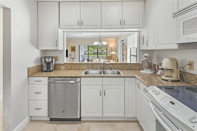 A well maintained, Move in ready, 3 bd, 2 bath unit with a - photo 15