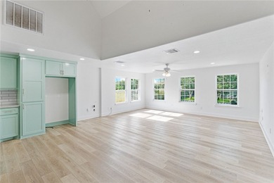 Gorgeous 4 bedroom, 3 bath home located on the water with quick - photo 16