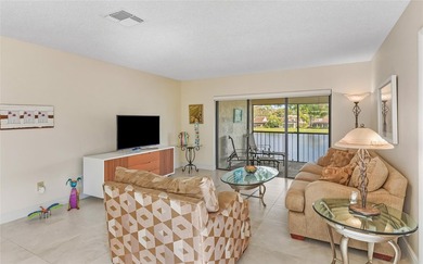 A well maintained, Move in ready, 3 bd, 2 bath unit with a - photo 22