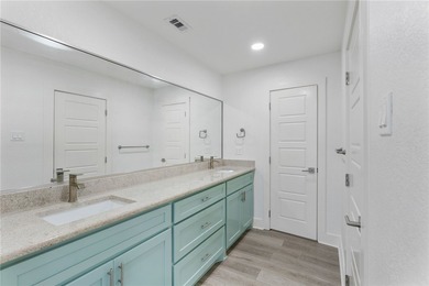 Gorgeous 4 bedroom, 3 bath home located on the water with quick - photo 24