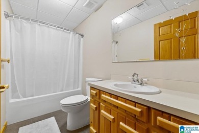 Beautiful waterfront log cabin offering 3 bedrooms, 2.5 - photo 25