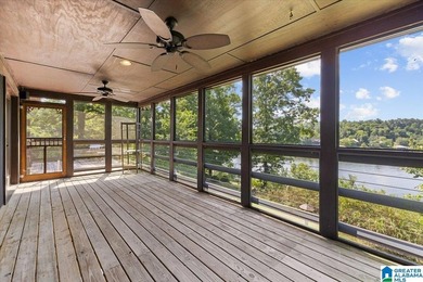 Beautiful waterfront log cabin offering 3 bedrooms, 2.5 - photo 28