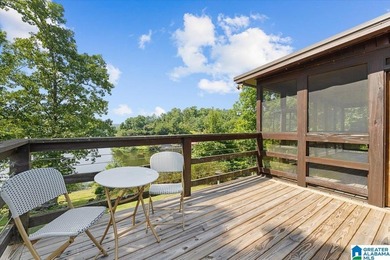 Beautiful waterfront log cabin offering 3 bedrooms, 2.5 - photo 29