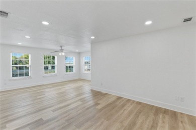 Gorgeous 4 bedroom, 3 bath home located on the water with quick - photo 30