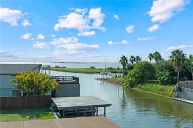 Gorgeous 4 bedroom, 3 bath home located on the water with quick - photo 35