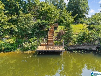 Beautiful waterfront log cabin offering 3 bedrooms, 2.5 - photo 36