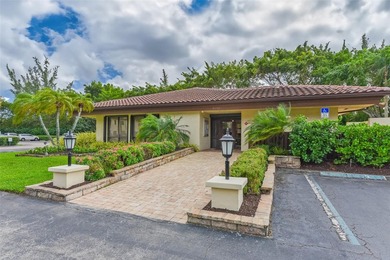 A well maintained, Move in ready, 3 bd, 2 bath unit with a - photo 37