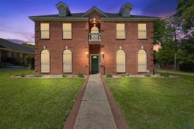 Welcome to a beautifully maintained 4-bedroom, 3-bathroom home - photo 2