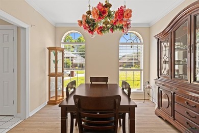 Welcome to a beautifully maintained 4-bedroom, 3-bathroom home - photo 9
