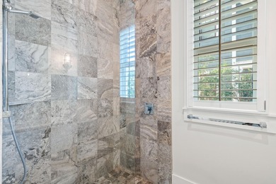 Deeded Beach Access! Spectacular 4 bedroom, 4 bath home in - photo 31
