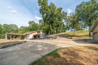This exceptional lakefront property on the highly sought-after - photo 41