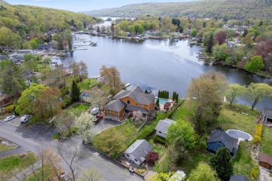 Lake Townhome/Townhouse For Sale in Greenwood Lake, New York