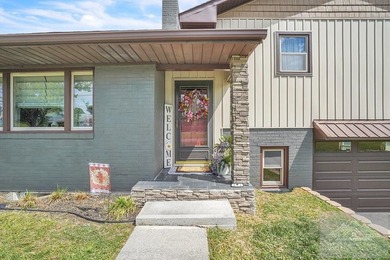 Beautifully renovated tri-level home offering space, comfort - photo 4