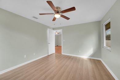 Welcome to your new home a beautifully maintained 3 bedroom, 2 - photo 14