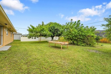 Welcome to your new home a beautifully maintained 3 bedroom, 2 - photo 25