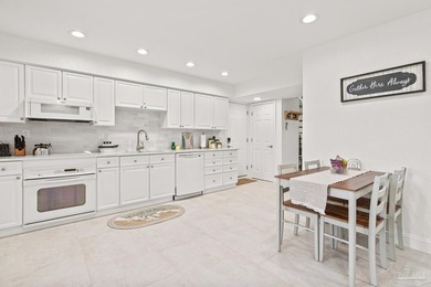 Light-Filled, Fully Remodeled Townhome in Perdido Bay Country - photo 10
