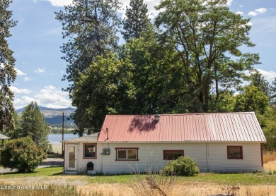 Lake Home For Sale in Medimont, Idaho