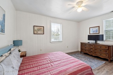 Classic elevated coastal cottages at 10450 MS 603 in Bay St - photo 25