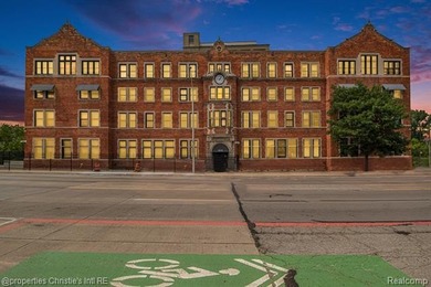 Lake Saint Clair Condo For Sale in Detroit Michigan