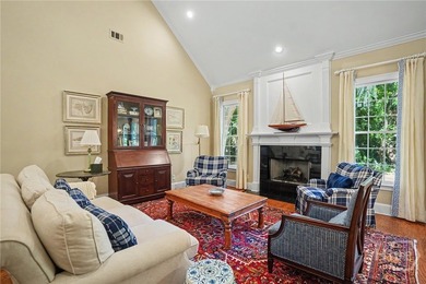 Ideally situated at the end of a quiet street near the Marshwood - photo 9