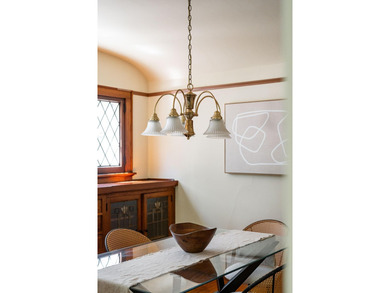 Farwell welcomes you with classic architecture, gardens, and - photo 11