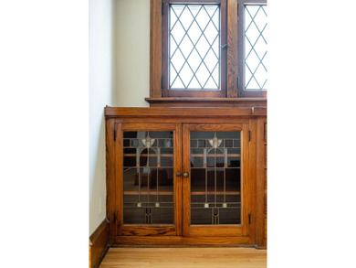 Farwell welcomes you with classic architecture, gardens, and - photo 13