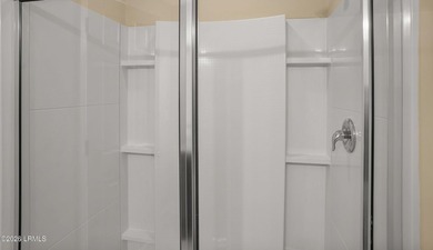 Upgraded 2 Bedroom Townhome with Attached Garage in Azalea - photo 14