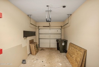 Upgraded 2 Bedroom Townhome with Attached Garage in Azalea - photo 20