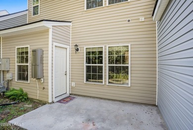 Upgraded 2 Bedroom Townhome with Attached Garage in Azalea - photo 21
