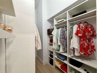 All ages Updated 2BR/2BA corner condo with the feel of a - photo 23