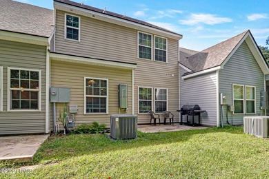 Upgraded 2 Bedroom Townhome with Attached Garage in Azalea - photo 24