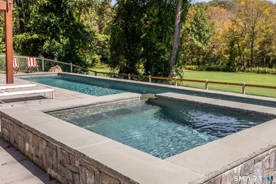 A spacious contemporary located in a resort quality setting - photo 2