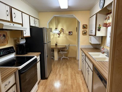 Welcome to one of the most desirable 55+ communities in Florida! - photo 5