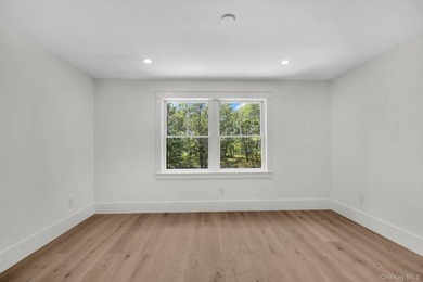 Discover the epitome of modern elegance at 95 North Summit - photo 17