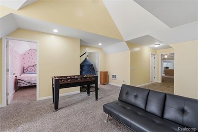 Luxury lakefront living! This one-of-a-kind waterfront home - photo 35