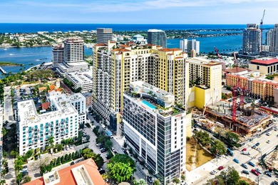 Fully upgraded 2 bed 2 bath plus a den! This stunning 5th-floor - photo 37
