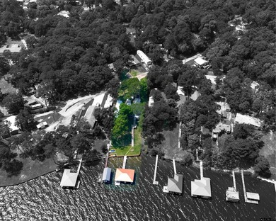 Enjoy a front-row seat to Lake Palestine from this three-bedroom - photo 24