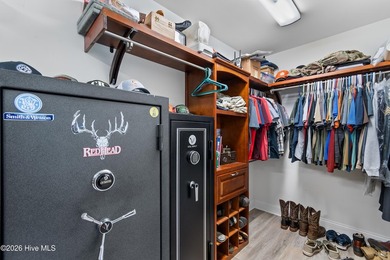 Welcome home to this beautifully maintained, 3,000+sf, 3-bedroom - photo 33