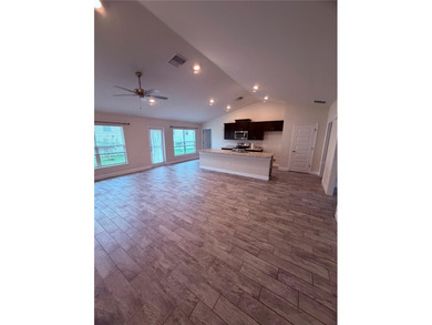 Charming 4-Bedroom, 2-Bath Home with Spacious Fenced Yard - photo 6