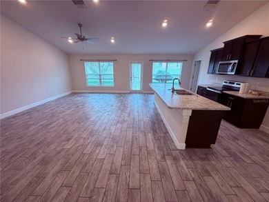 Charming 4-Bedroom, 2-Bath Home with Spacious Fenced Yard - photo 7